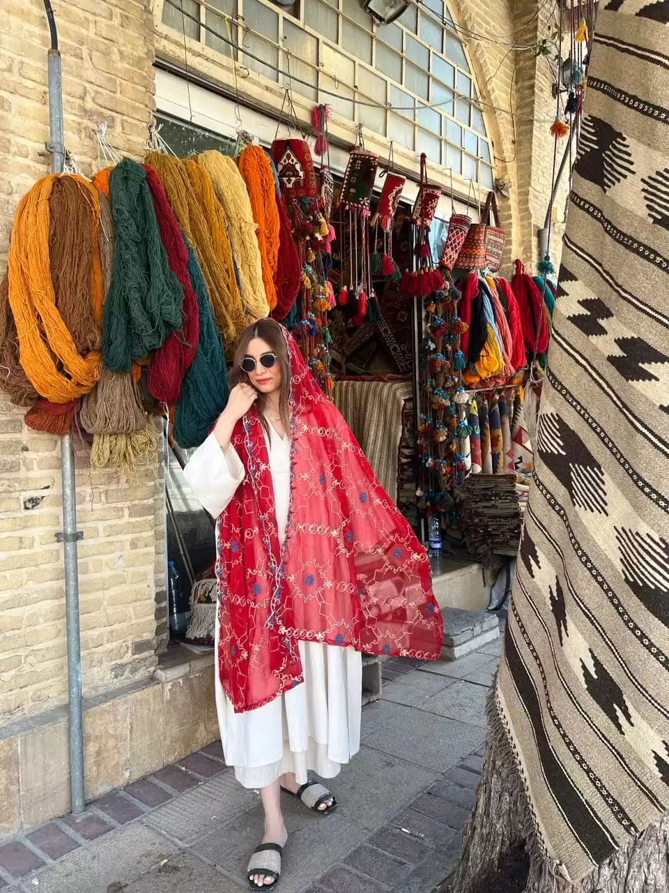 شال هندی قرمز گل آبی