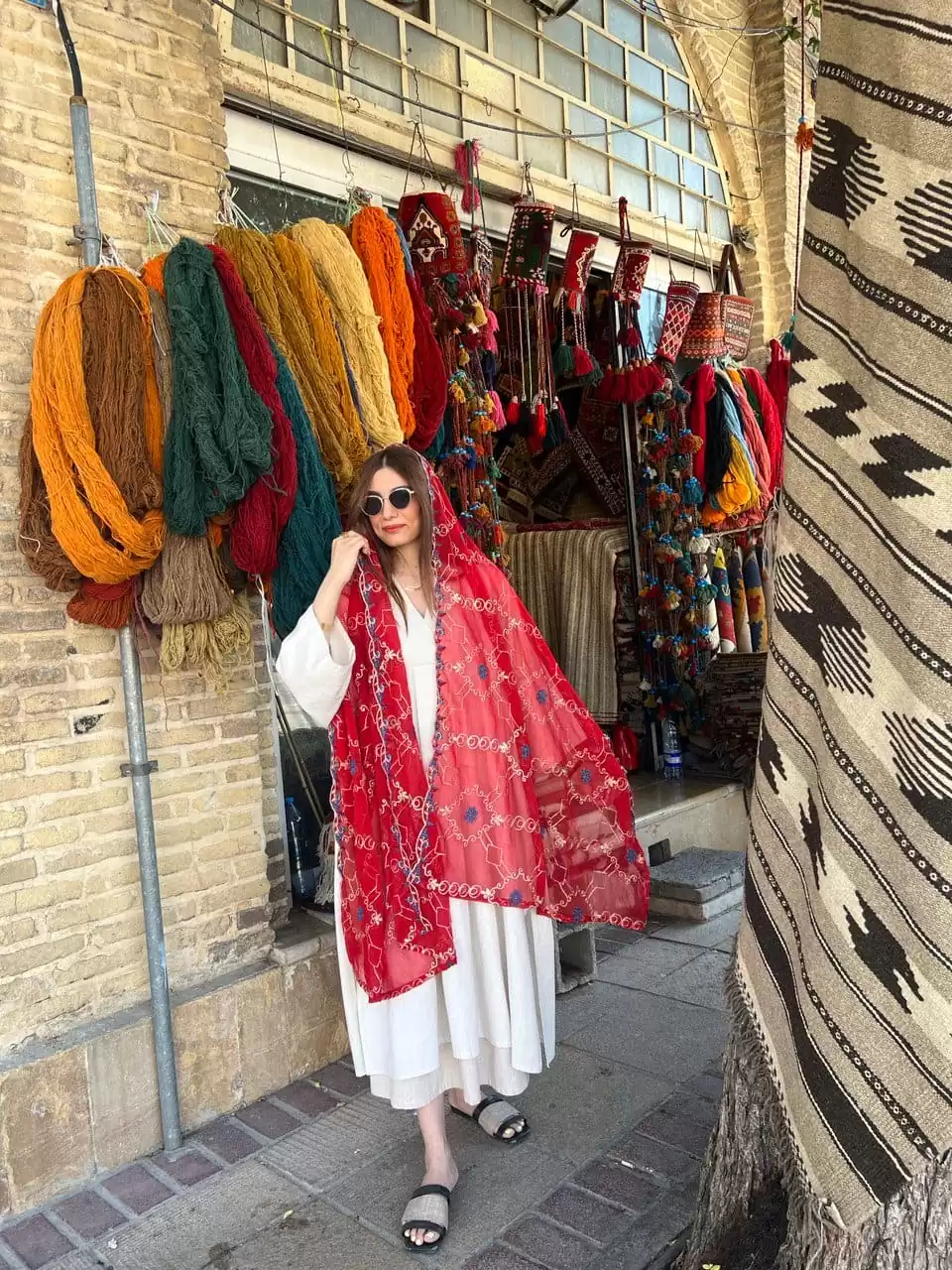 شال هندی قرمز گل آبی