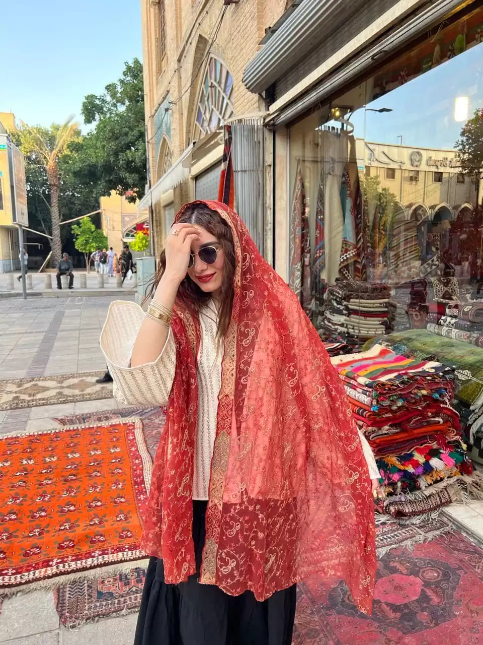 شال هندی نازگل قرمز - Image 2