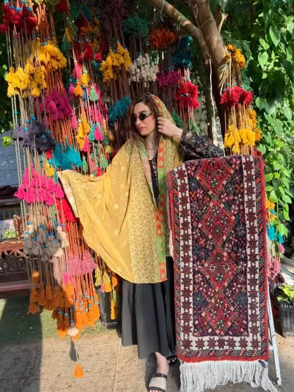 شال هندی زرد گلدوزی - Image 2